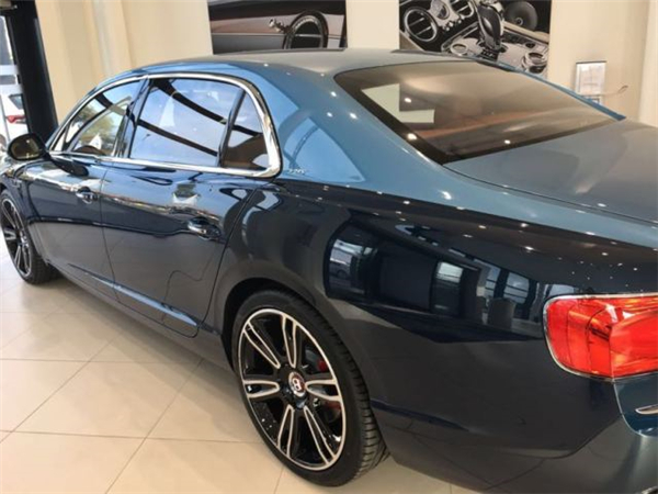 宾利飞驰销售电话：13389982878刘经理