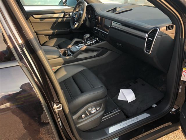 保时捷卡宴销售电话：13389982878刘经理