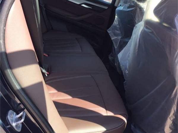 宝马X5柴油版销售电话：13389982878刘经理