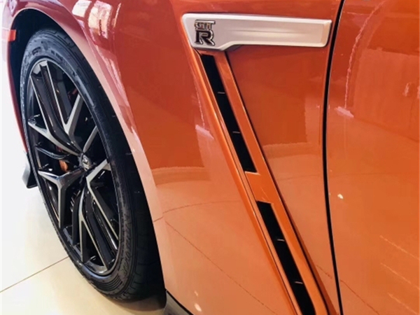 日产GTR销售电话：13389982878刘经理