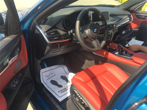 宝马X6销售电话：13389982878刘经理