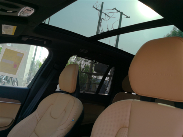 沃尔沃XC90销售电话：13389982878刘经理
