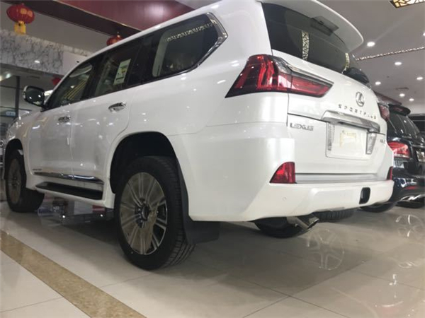 雷克萨斯LX570 7×24H销售热线：133-8998-2878刘经理（同微信）