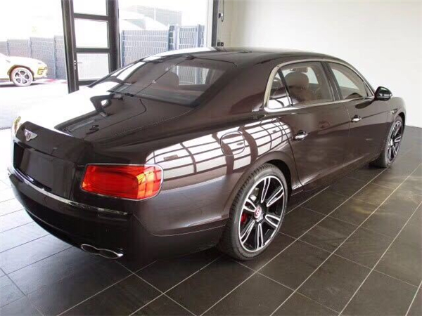 宾利飞驰销售电话：13389982878刘经理