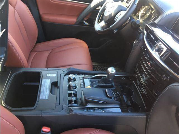 雷克萨斯LX570销售电话：13389982878刘经理