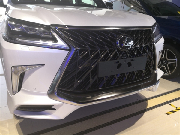 雷克萨斯LX570销售电话：13389982878刘经理