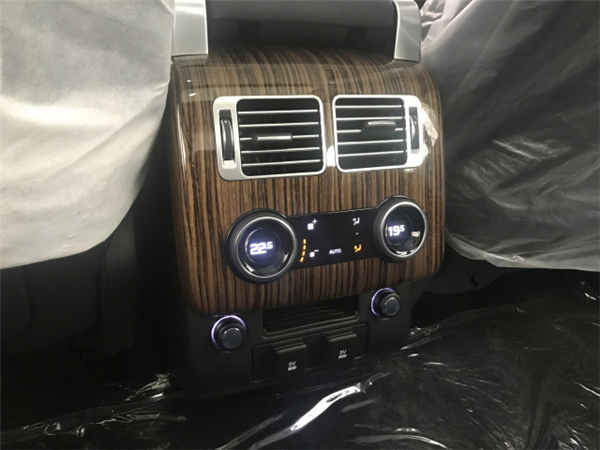 路虎揽胜行政销售电话：13389982878刘经理