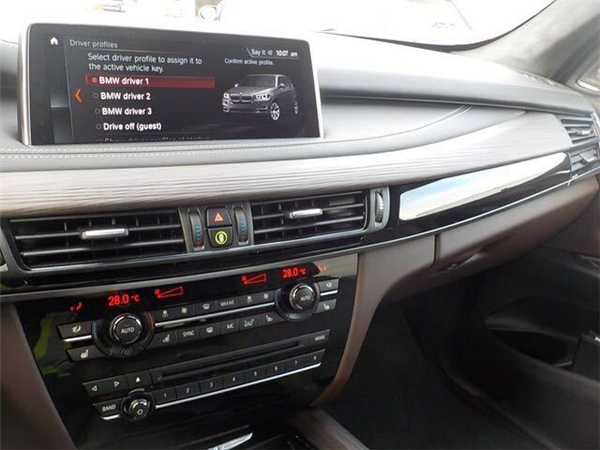 宝马X5油电混合销售电话：13389982878刘经理