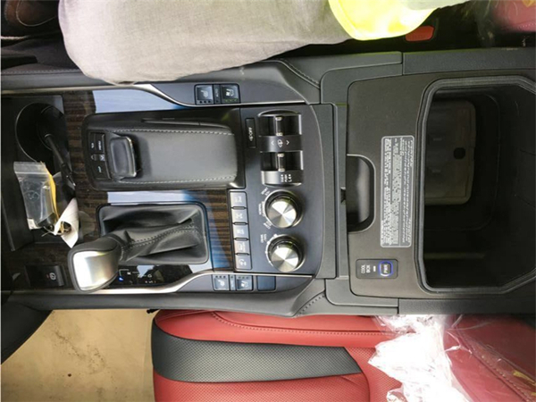 雷克萨斯LX570销售电话：13389982878刘经理