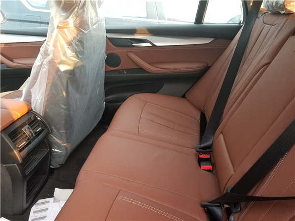 宝马X5销售电话：13389982878刘经理