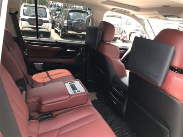 雷克萨斯LX570销售电话：13389982878刘经理