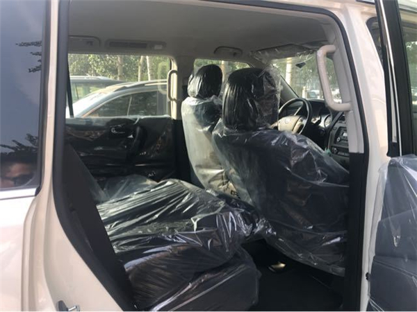 日产途乐Y62销售电话：13389982878刘经理