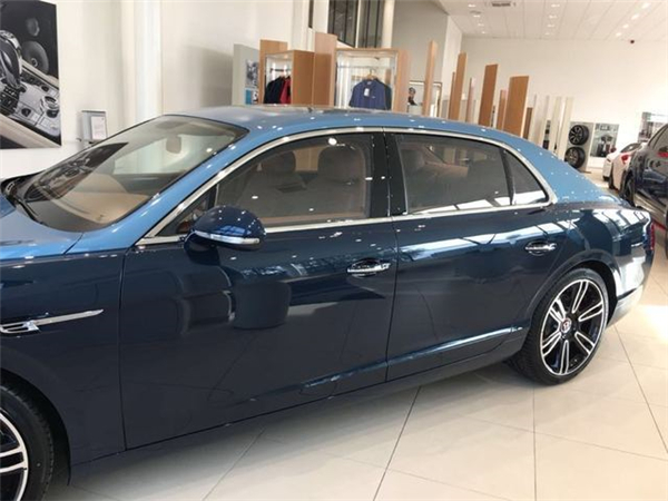 宾利飞驰销售电话：13389982878刘经理