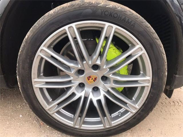 保时捷卡宴销售电话：13389982878刘经理