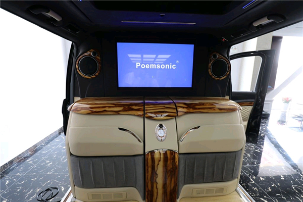 奔驰V250销售电话：13389982878刘经理