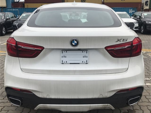 宝马X6销售电话：13389982878刘经理