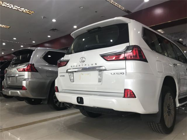 雷克萨斯LX570 7×24H销售热线：133-8998-2878刘经理（同微信）