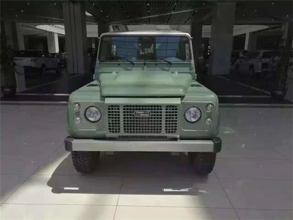 路虎卫士 港口专营 7×24H销售热线：133-8998-2878刘经理（同微信）