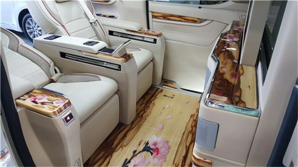 【丰田埃尔法蒙娜丽莎樱花版 现车已到店_天津