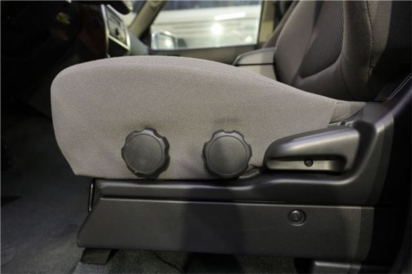 日产途乐Y61中东版销售电话：13312185430刘经理