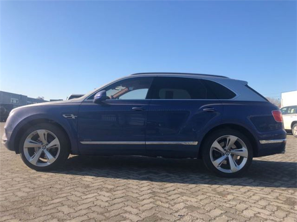 宾利添越销售电话：13389982878刘经理