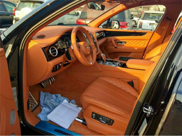 宾利添越销售电话：13389982878刘经理