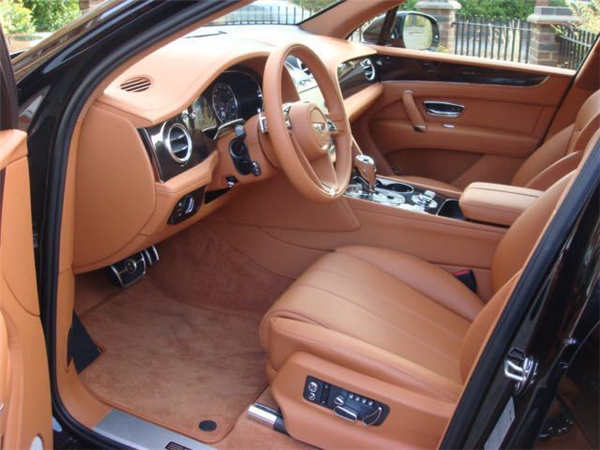 宾利添越销售电话：13389982878刘经理