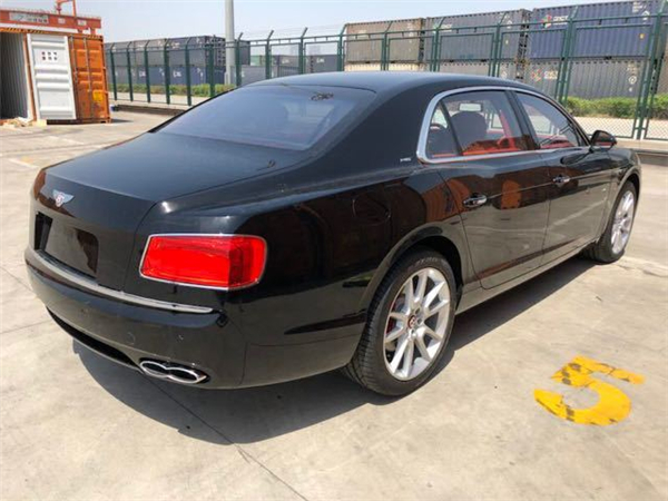 宾利飞驰V8S销售电话：13389982878刘经理