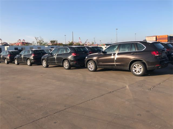 宝马X5柴油版销售电话：13389982878刘经理