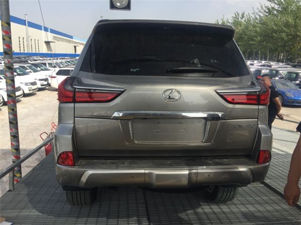 雷克萨斯LX570销售电话：13389982878刘经理