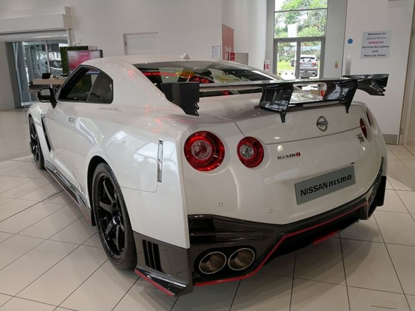 日产GTR nismo销售电话：13389982878刘经理