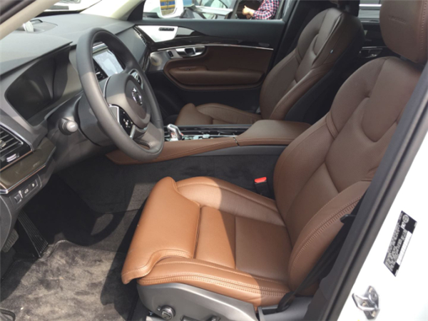 沃尔沃XC90销售电话：13389982878刘经理