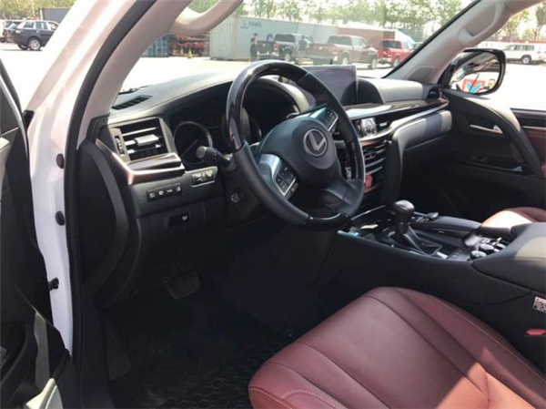 雷克萨斯LX570销售电话：13389982878刘经理