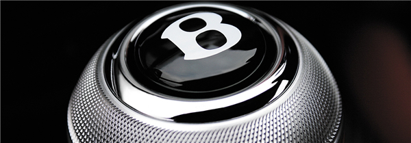 宾利飞驰销售电话：13389982878刘经理