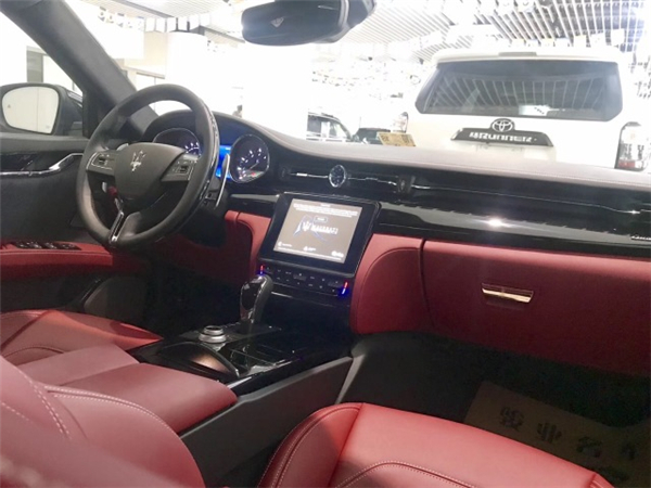 玛莎拉蒂总裁销售电话：13389982878刘经理