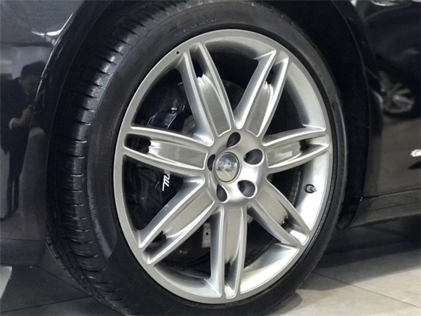 玛莎拉蒂总裁销售电话：13389982878刘经理