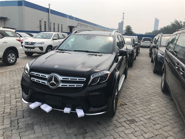 奔驰GLS450销售电话：13389982878刘经理