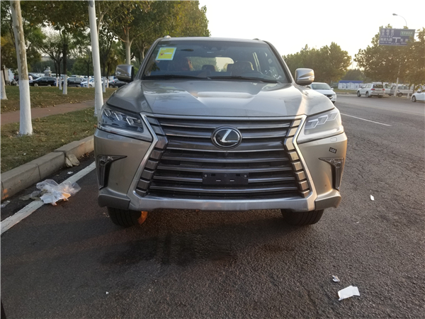 雷克萨斯LX570销售电话：13389982878刘经理