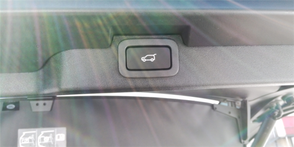 路虎发现五销售电话：13389982878刘经理