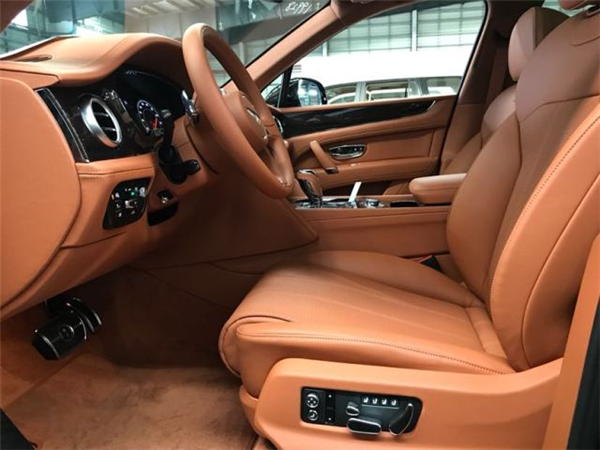 宾利添越销售电话：13389982878刘经理