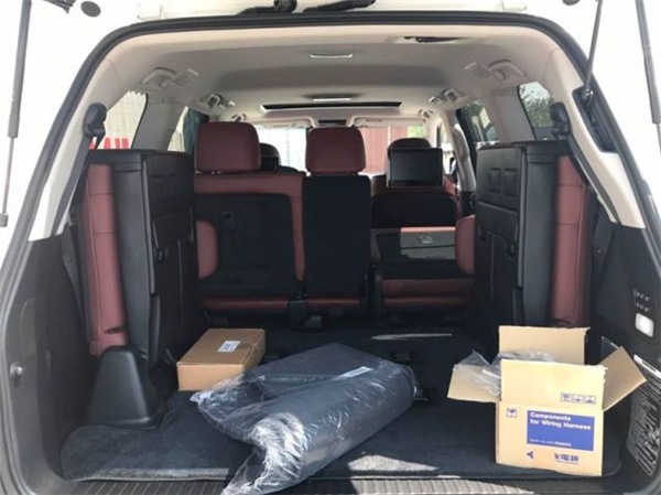 雷克萨斯LX570销售电话：13389982878刘经理