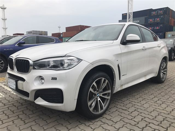 宝马X6销售电话：13389982878刘经理