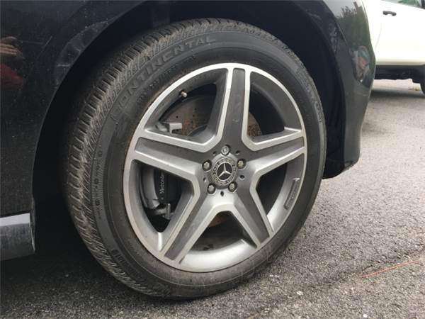 奔驰GLE400销售电话：13389982878刘经理