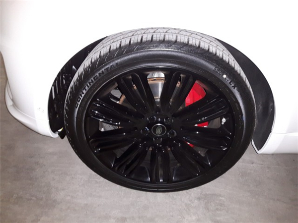 路虎揽胜运动销售热线:13389982878刘经理 cfe36a42fe6e55f9.jpg