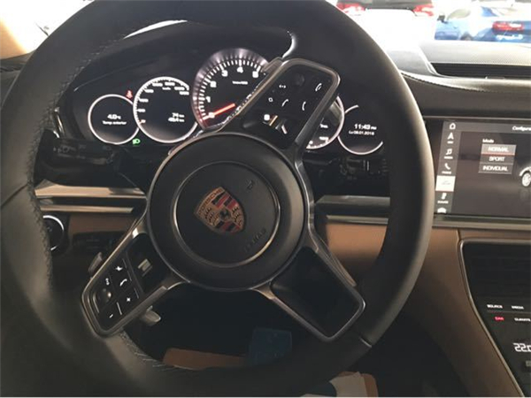 保时捷帕拉梅拉销售电话：13389982878刘经理