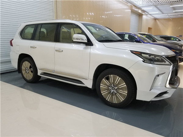 雷克萨斯LX570销售电话：13389982878刘经理