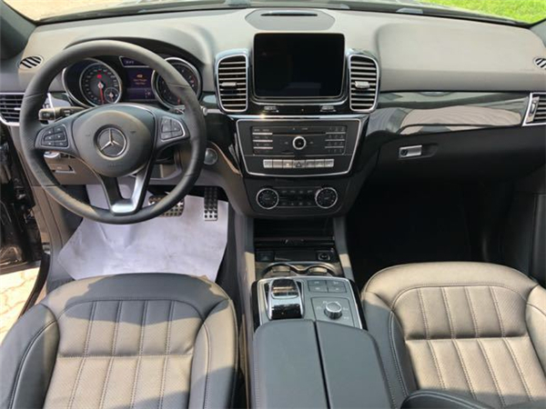 奔驰GLE400销售电话：13389982878刘经理