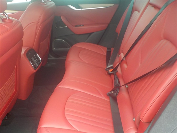 玛莎拉蒂莱万特销售电话：13389982878刘经理