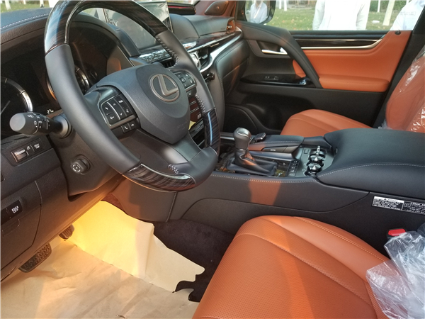 雷克萨斯LX570销售电话：13389982878刘经理