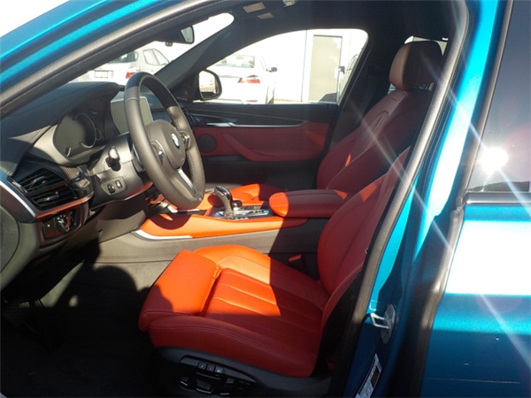 宝马X6销售电话：13389982878刘经理